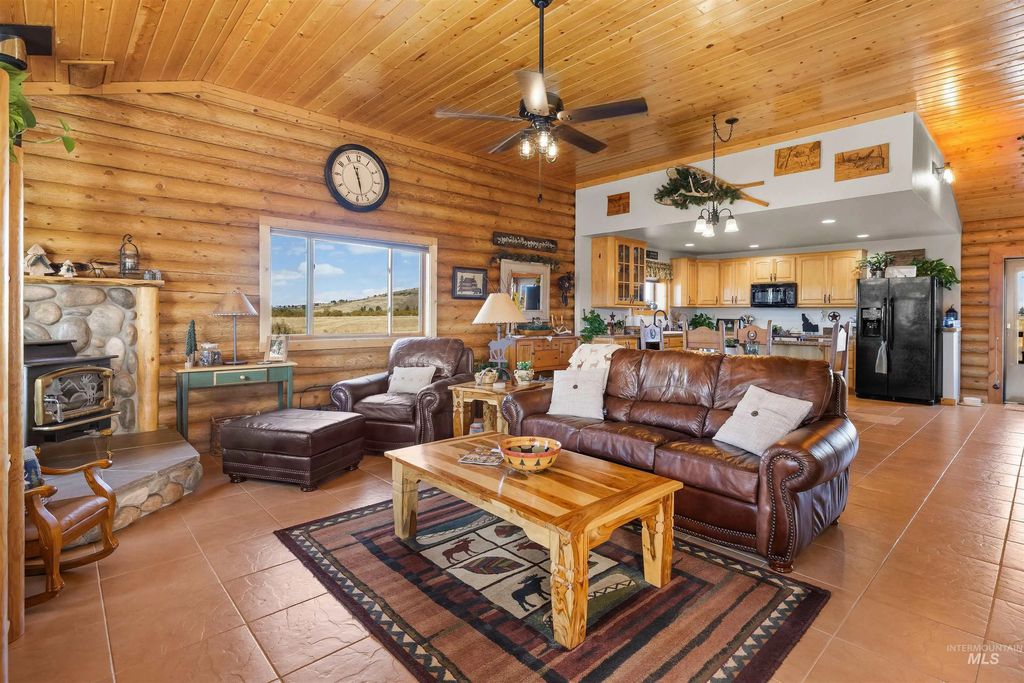 111 Deer Flats Ln, Grangeville