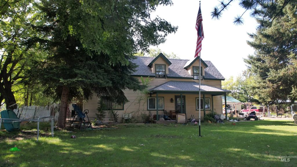 2015 Mill Rd, Emmett