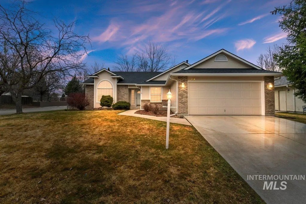 44 S Firwood Ave, Eagle