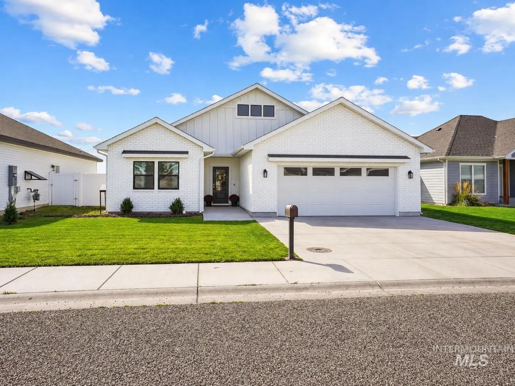 245 South Hills, Burley