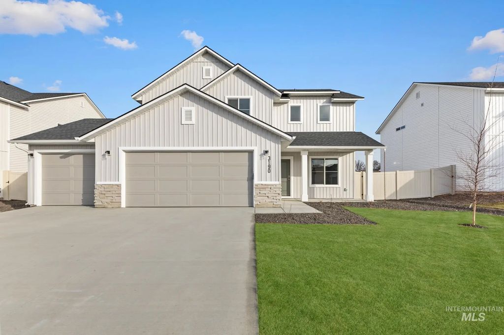 1811 Gyrfalcon St, Middleton