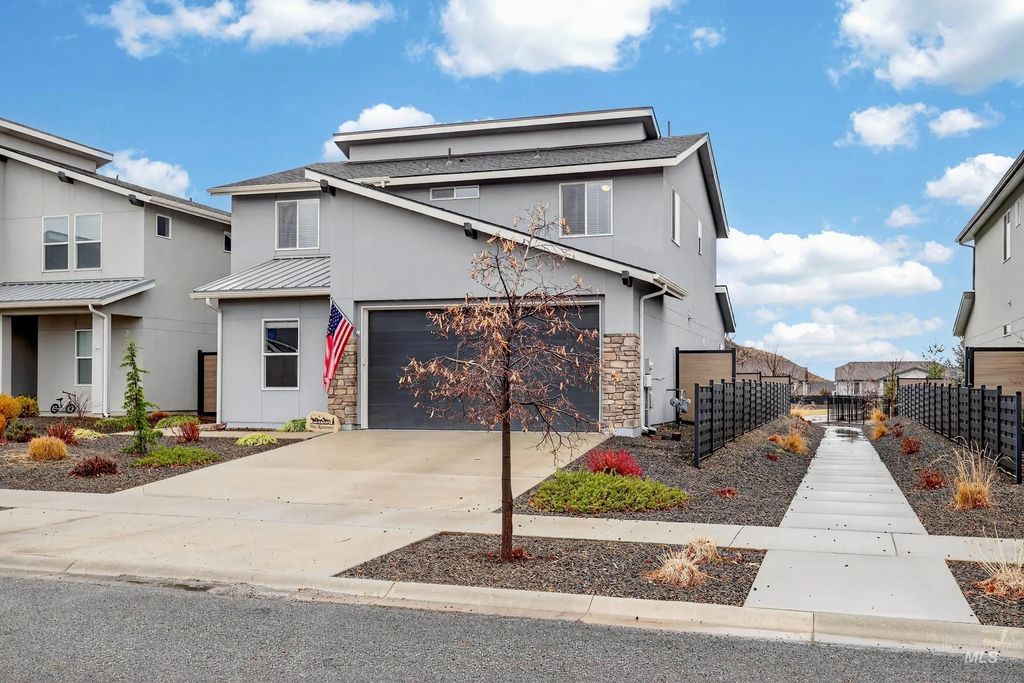 5657 W Song Sparrow St, Eagle