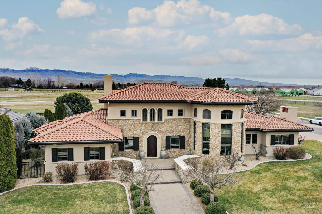 1810 N Valle Bello Way, Eagle