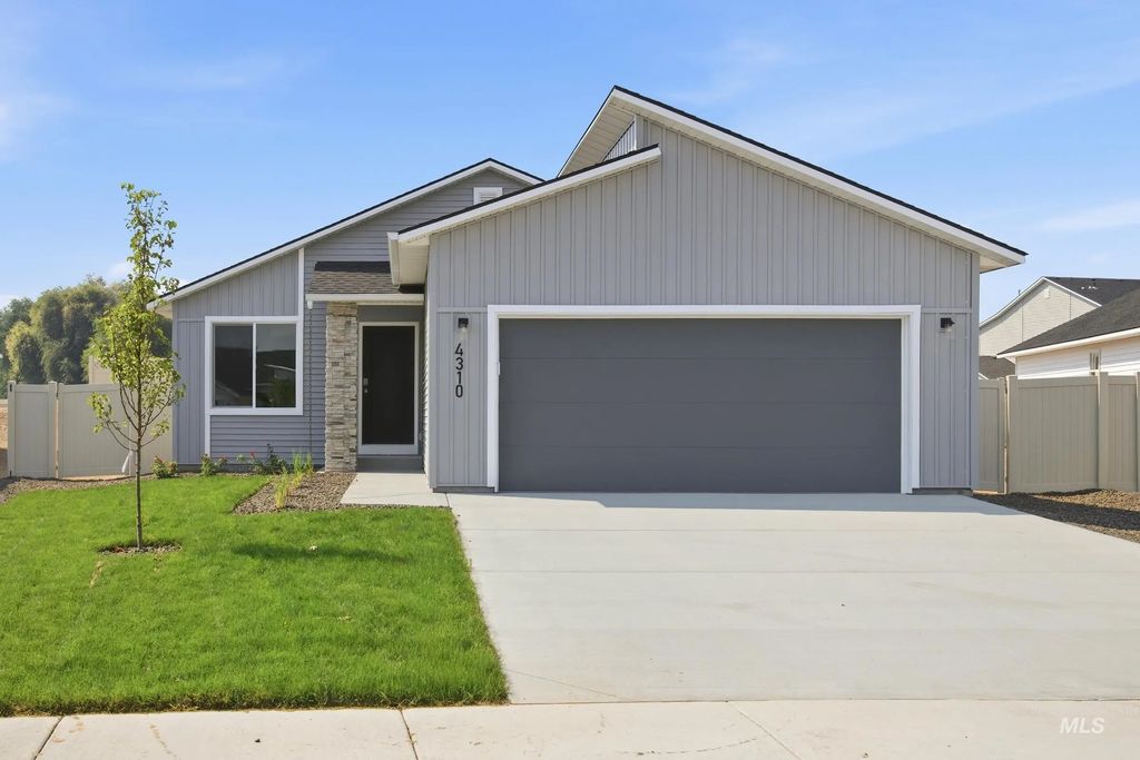 199 N Tideberry Ave, Kuna