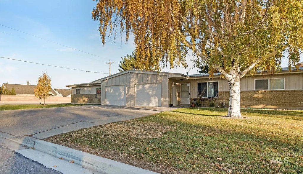 2211-2215 Crest Ave., Twin Falls