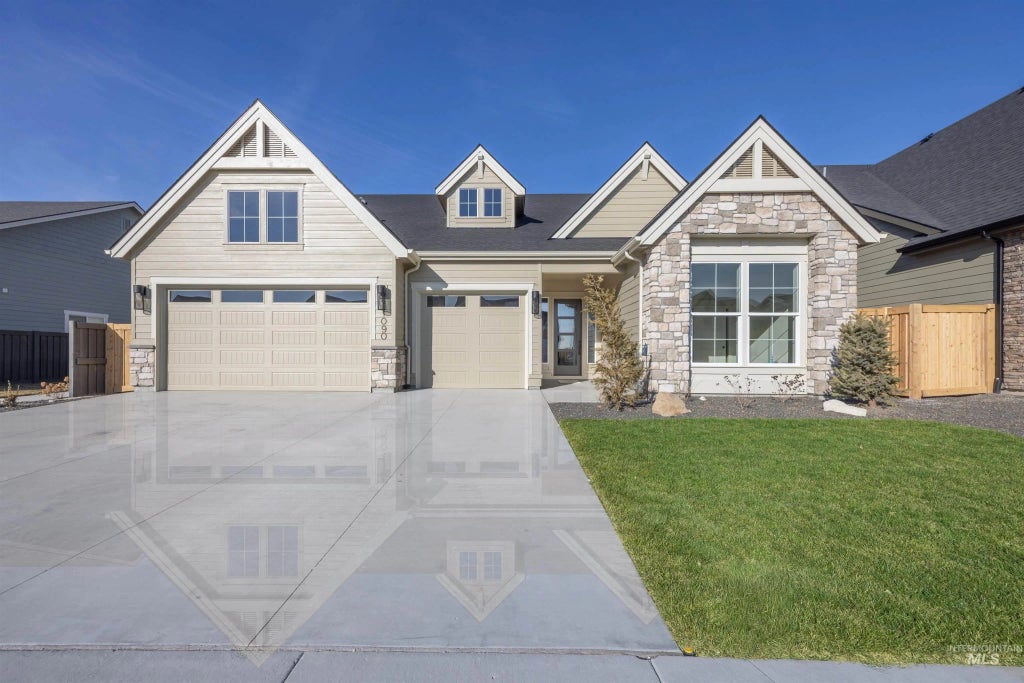 1090 E Crescendo St, Meridian