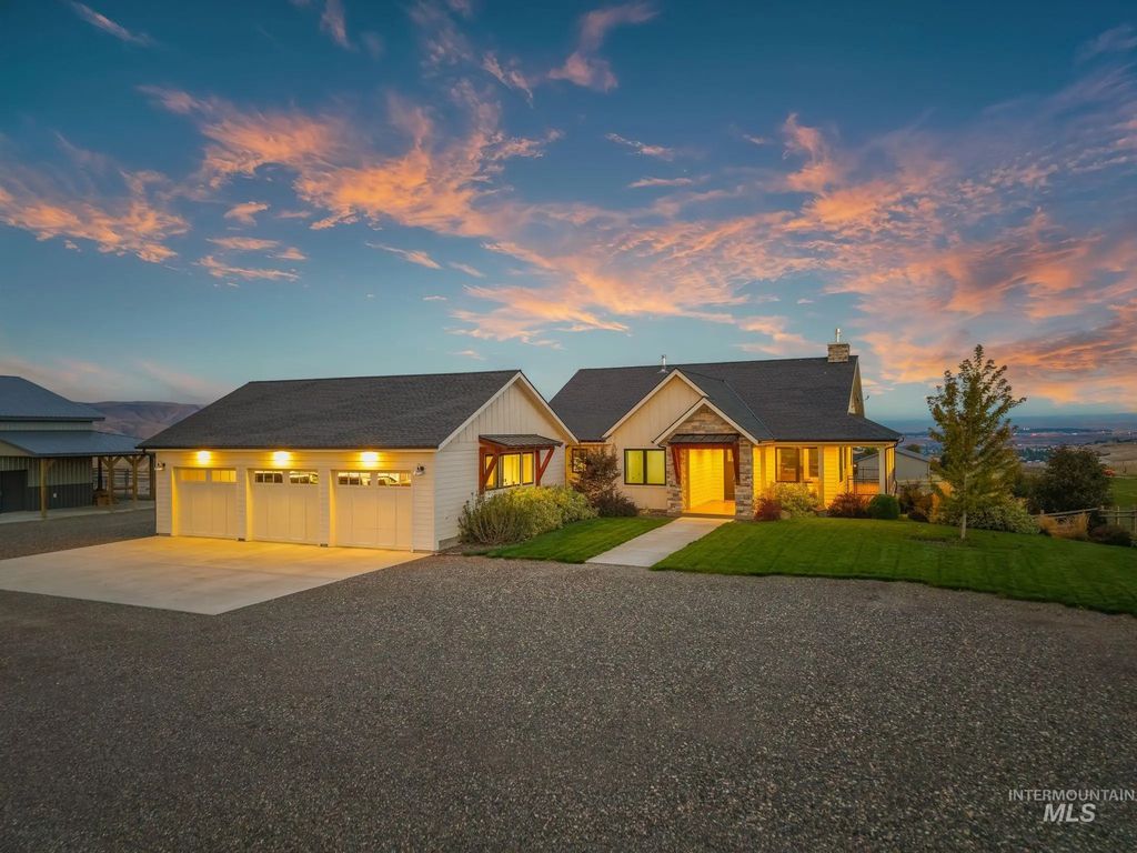 1433 Kestrel Dr., Clarkston