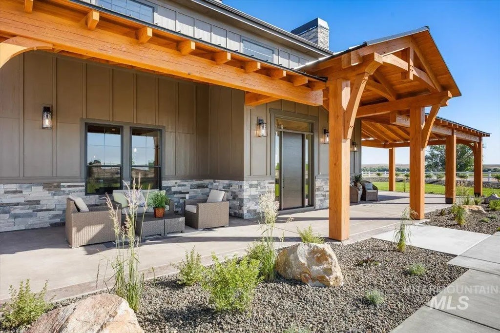 8860 Kemp, Middleton