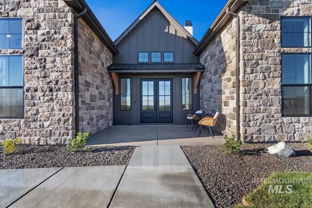 1026 N 63rd St, Nampa