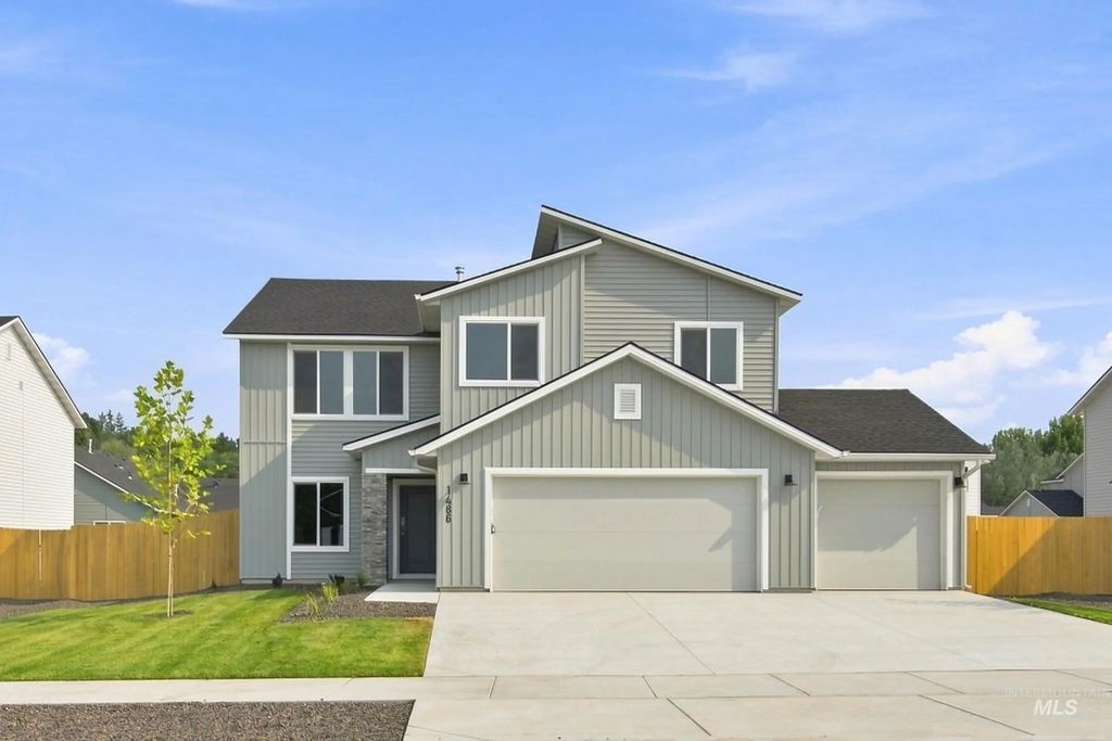 1797 Gyrfalcon St, Middleton