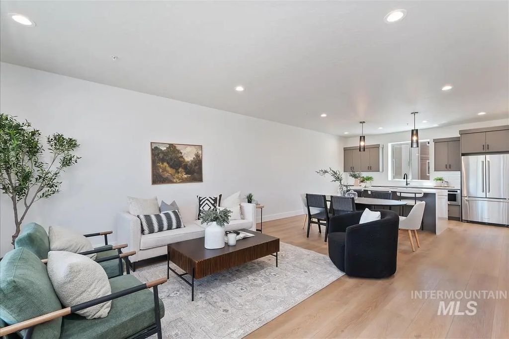 1703 S Federal Way, Boise