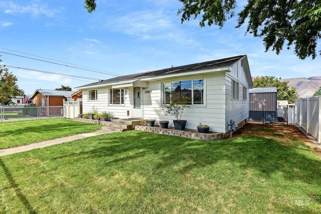 1460 Birch Street, Clarkston
