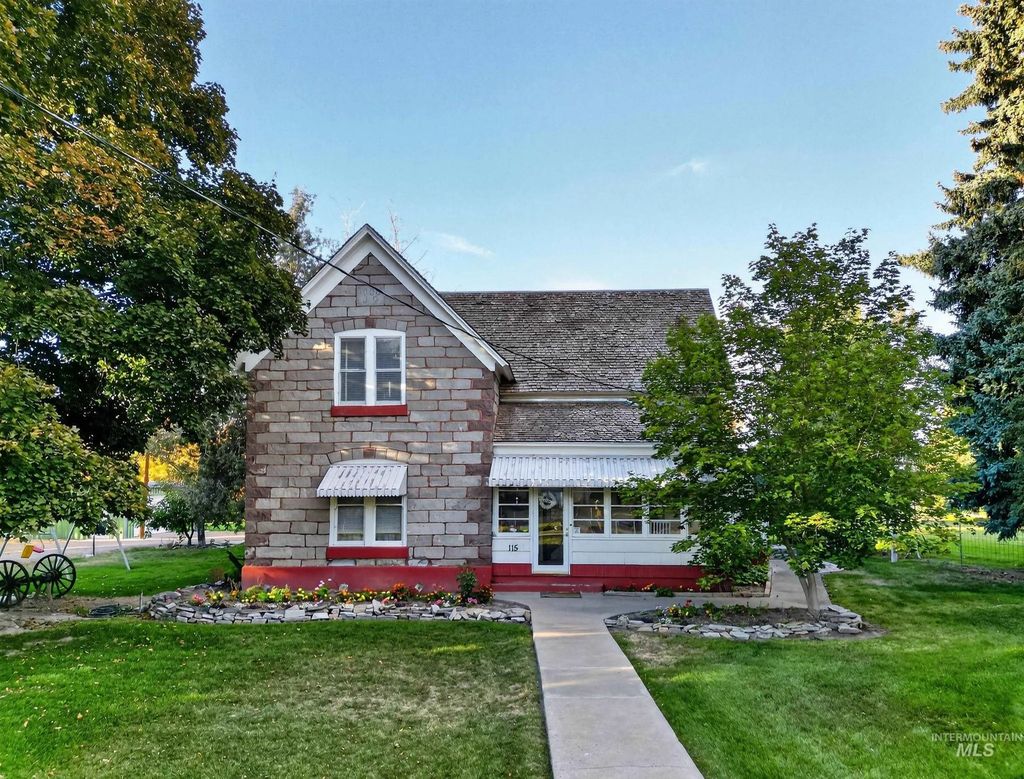115 W Poplar St, Oakley