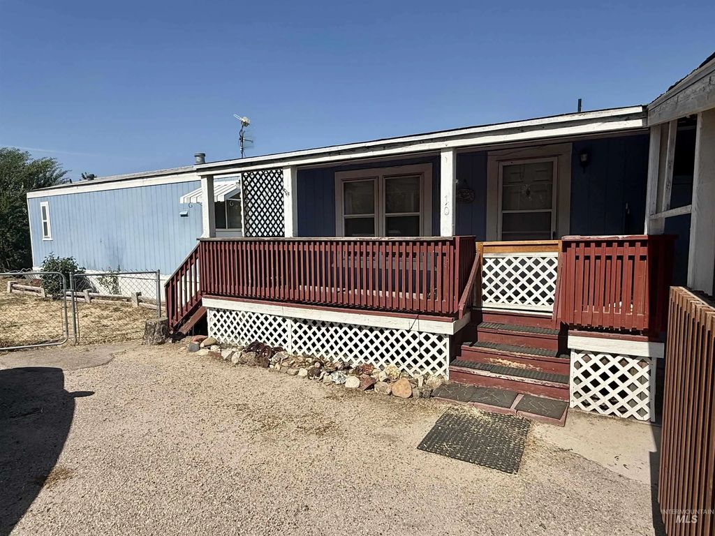 1410 N Midland Blvd #trlr 10, Nampa