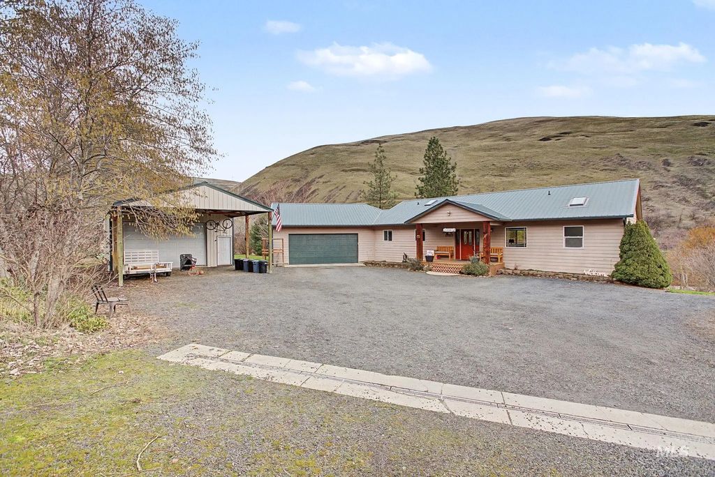20485 Cottontail Lane, Culdesac