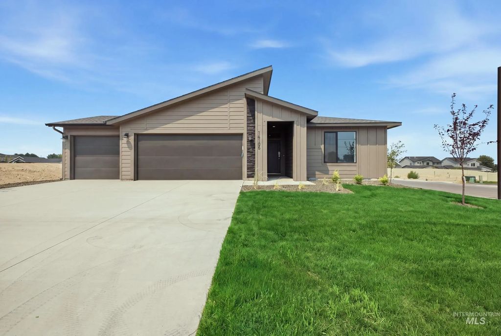 2323 N 8th E St, Mountain Home