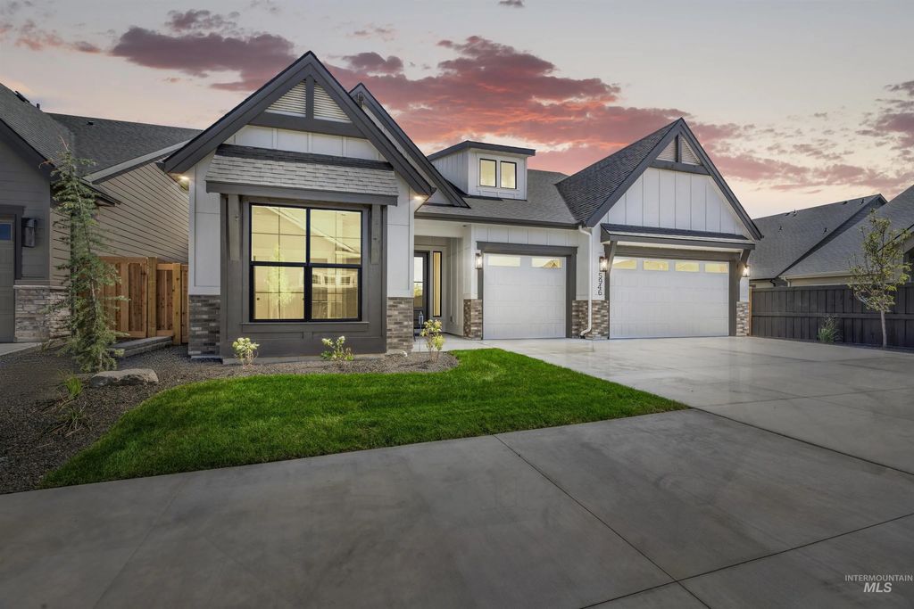 5946 S Pinpoint Way, Meridian