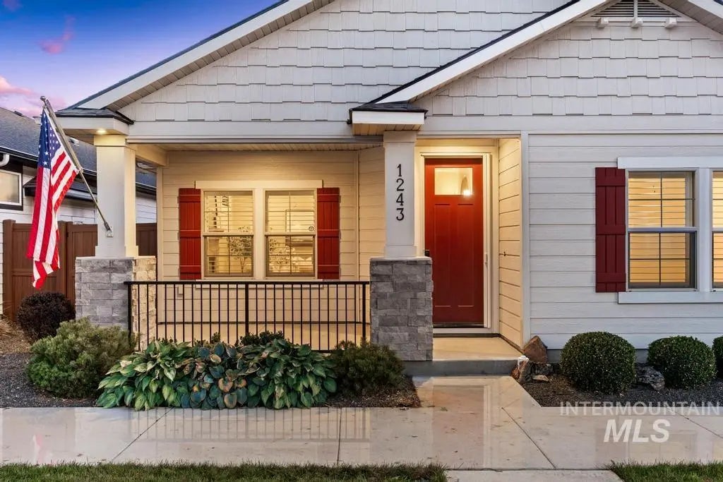 1243 E Prairiefire St, Meridian