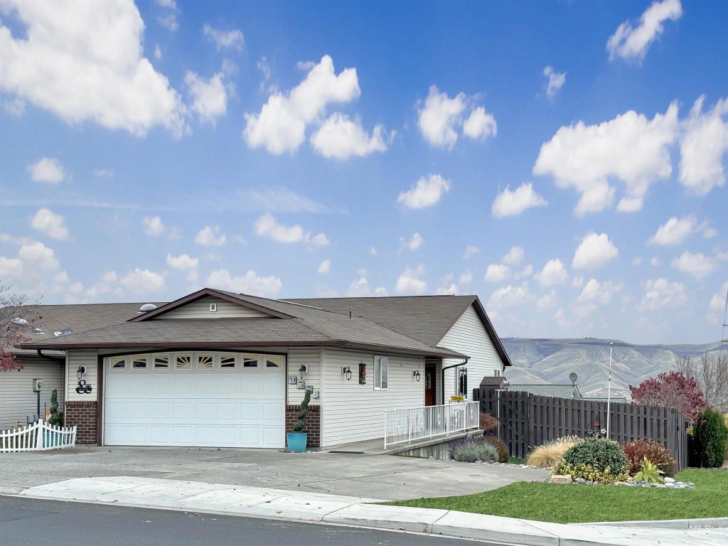 937 Stewart Ave #b, Lewiston