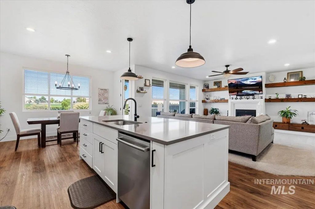 10128 Irongate Dr, Nampa