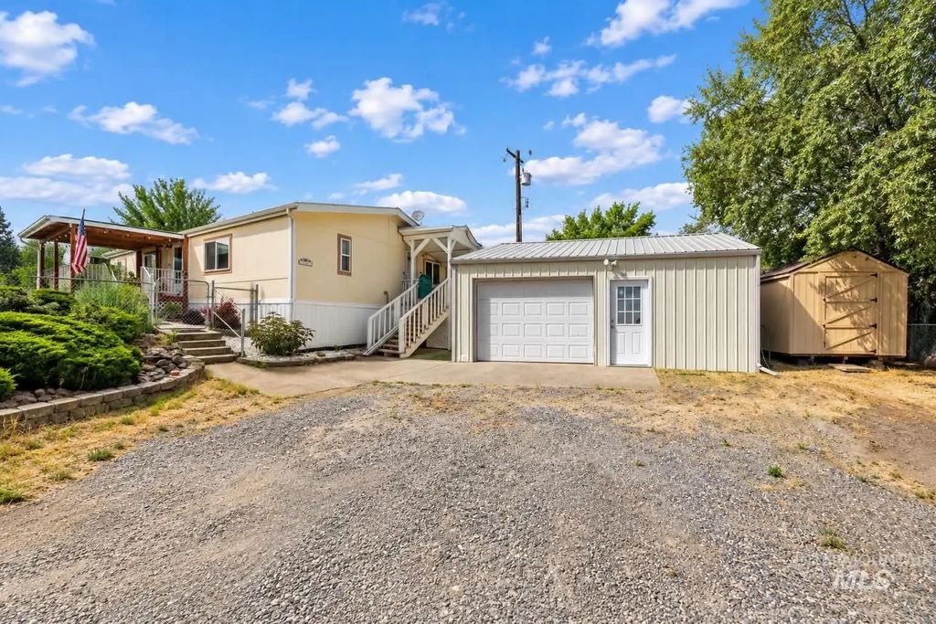1042 Bridger Lane, Clarkston