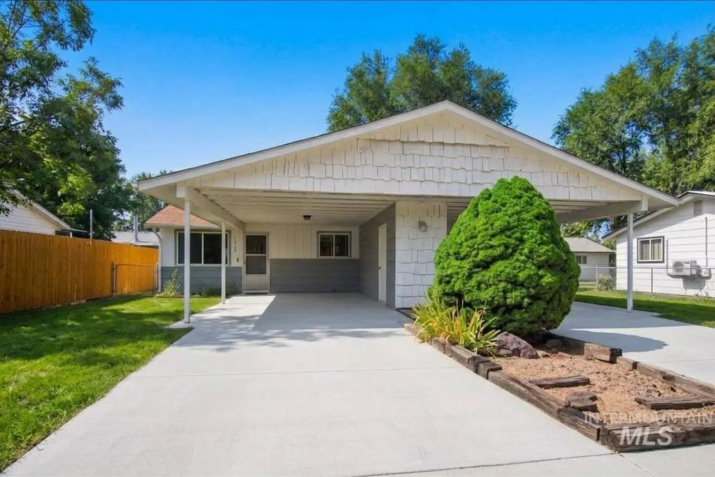 1219 S Fern St, Nampa