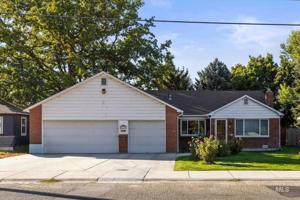 319 Davis Ave, Nampa