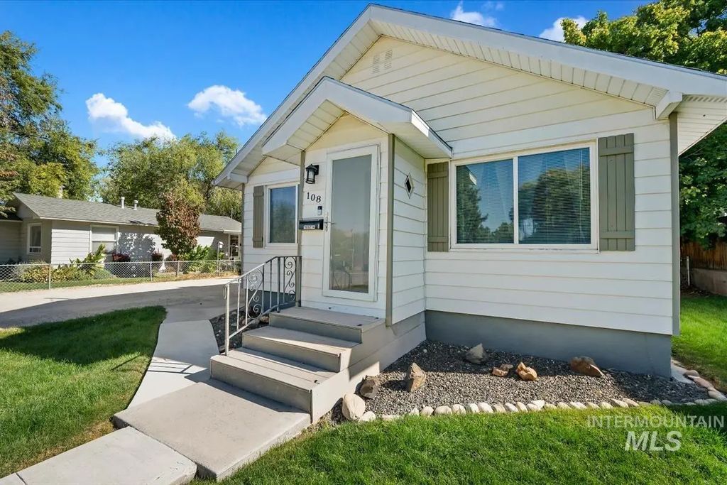 108 22nd Ave. S., Nampa