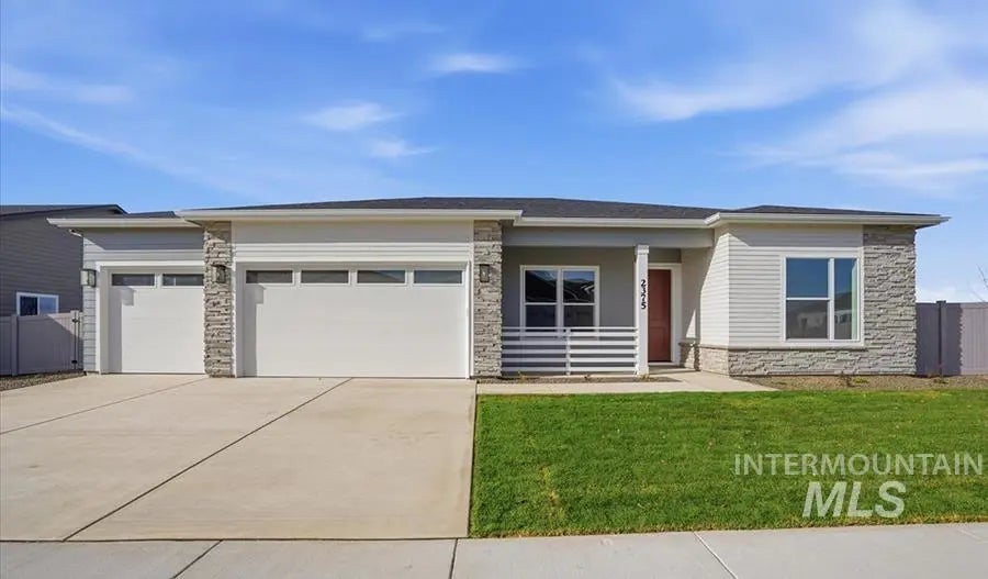 2375 N Kenora Ave, Star