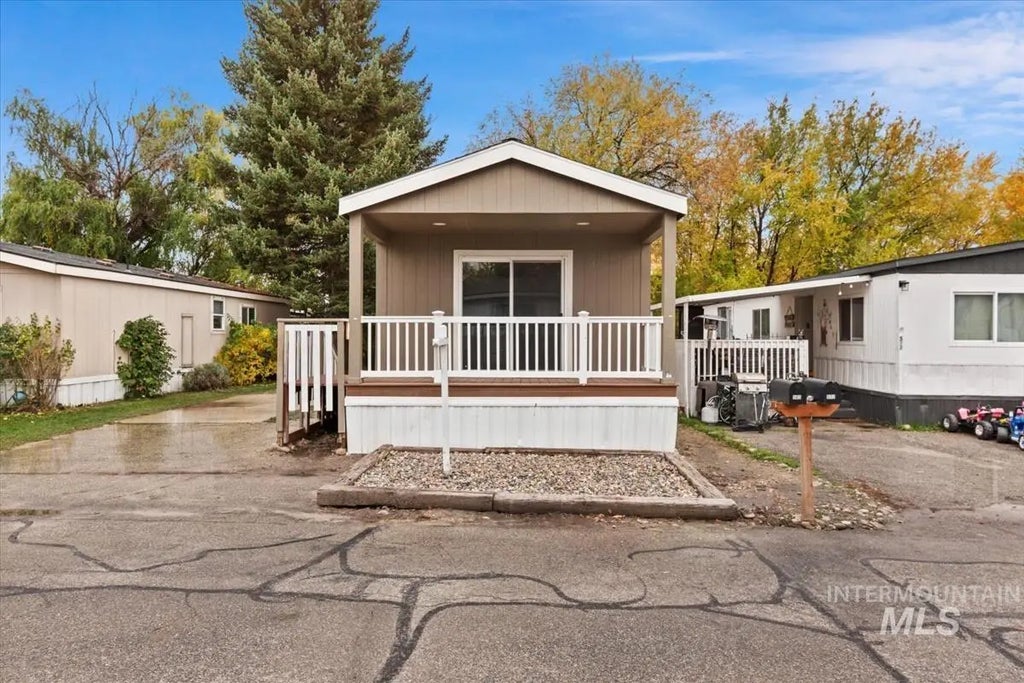 583 E Watercress Ln, Eagle