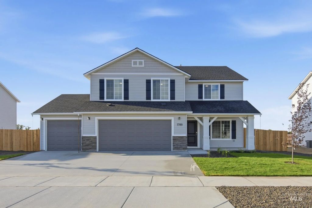 1789 Gyrfalcon St, Middleton