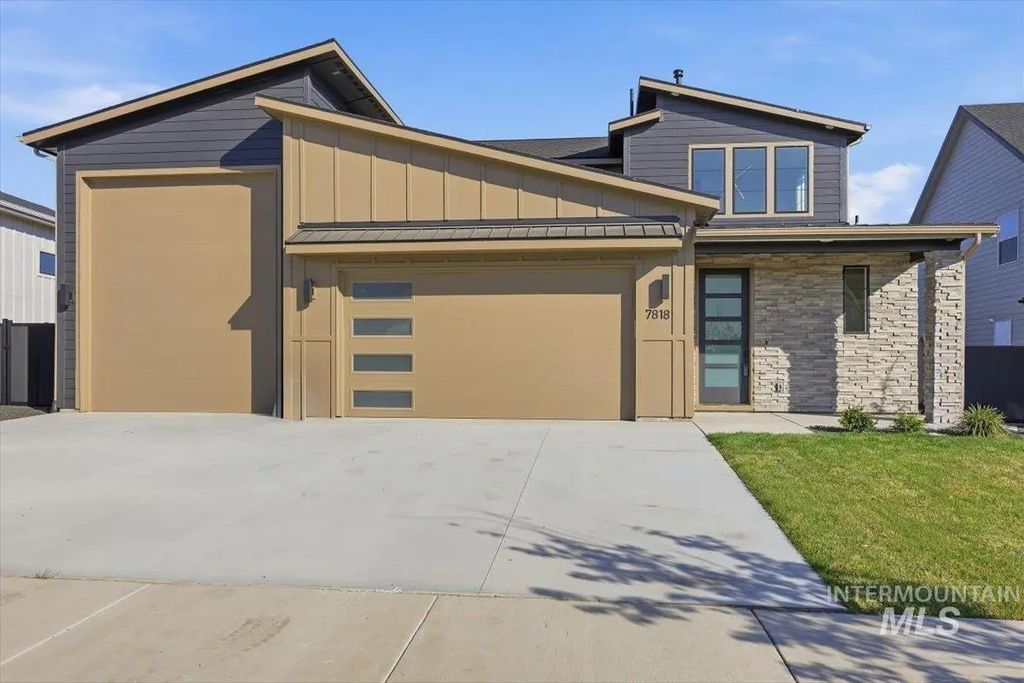 7818 Flathead Lake St, Eagle