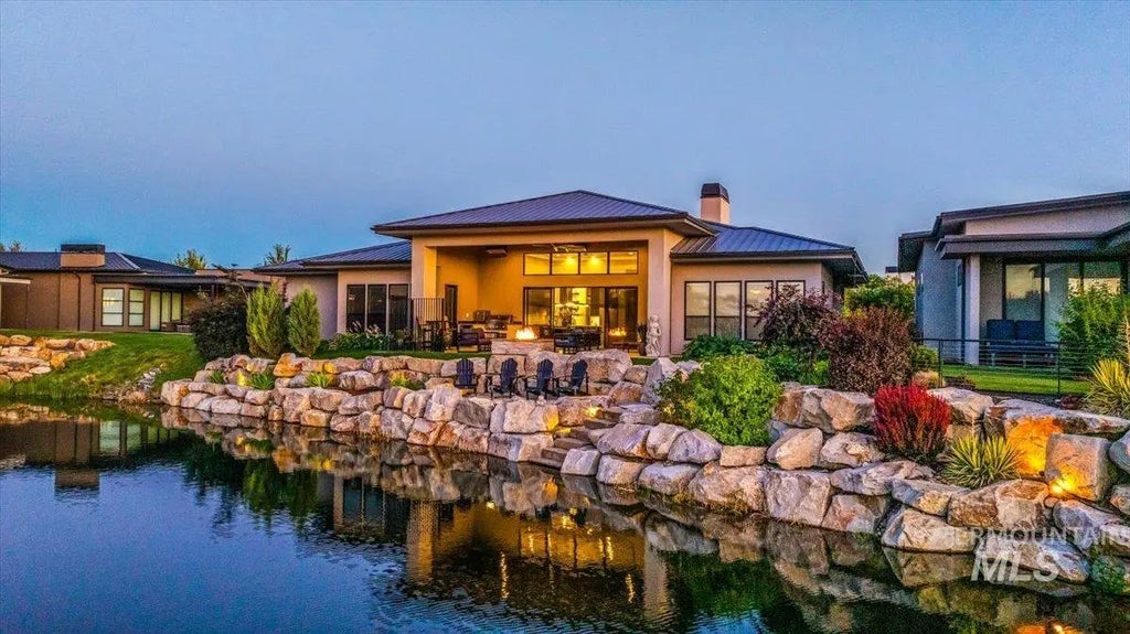 1950 E Lone Shore Lane, Eagle