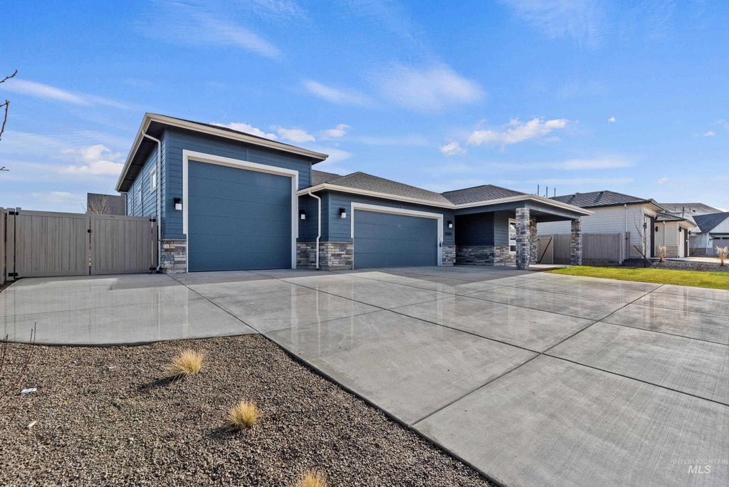 2408 S Hurd Ave., Nampa