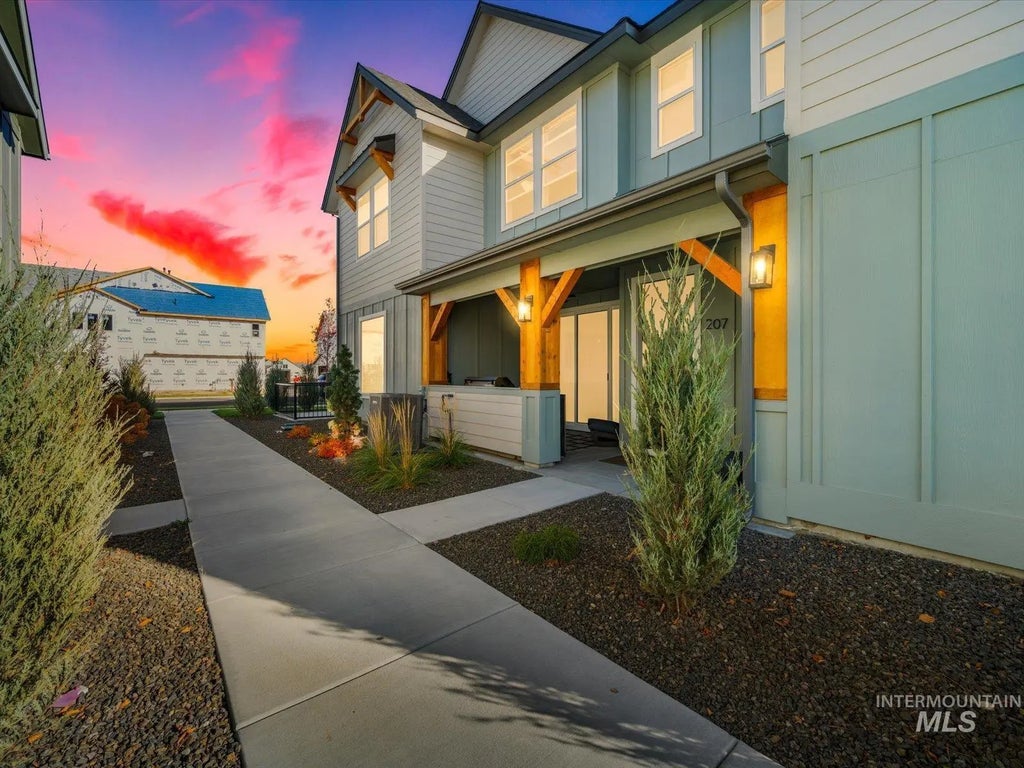 207 S Pecknold Ln, Star