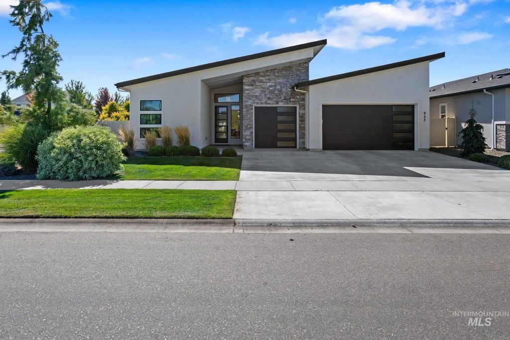 923 E Rio Chico Dr, Kuna