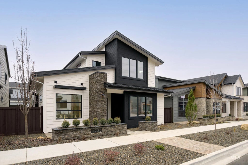 11725 N Rabbitbrush Way, Boise