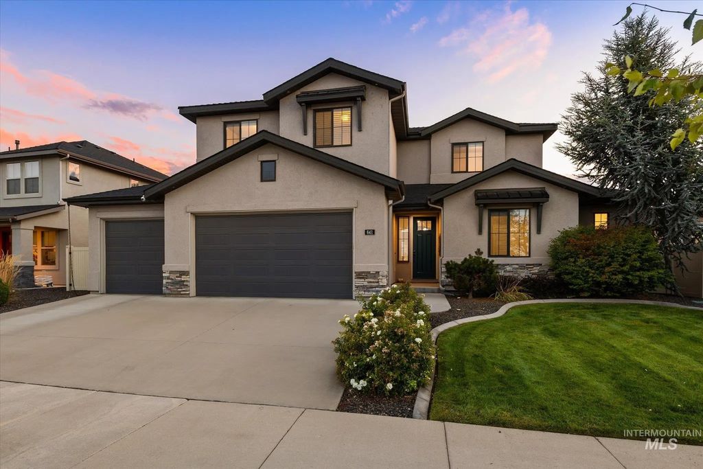 641 E Crest Ridge Dr, Meridian