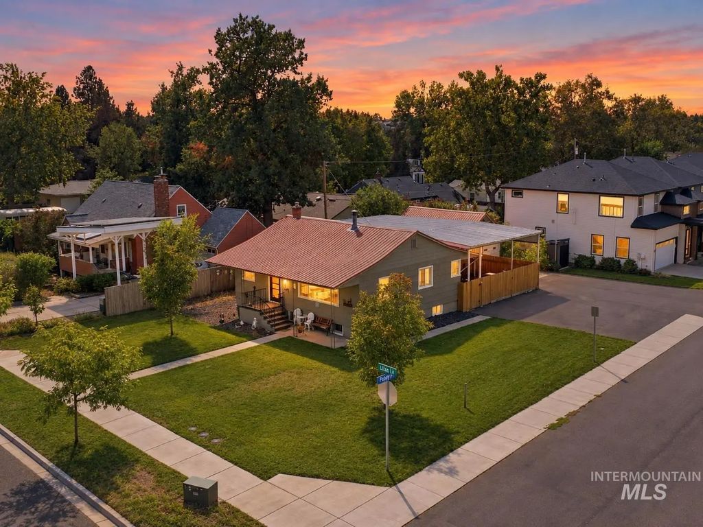 3811 W Puggy Ln, Boise