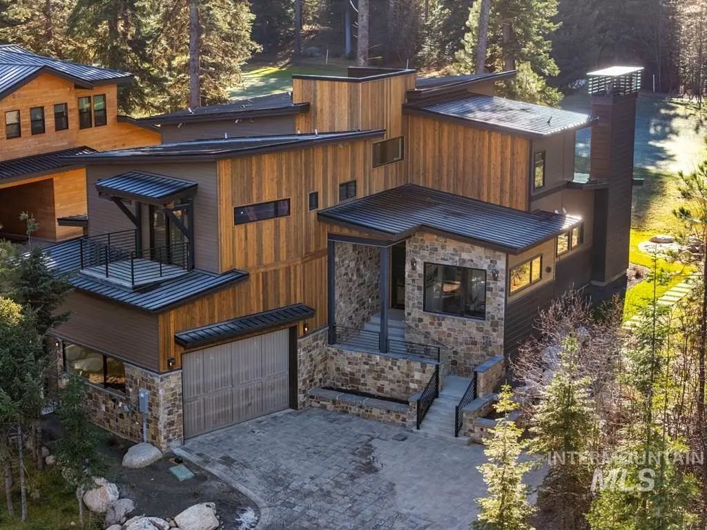 1008 Violet Way, McCall