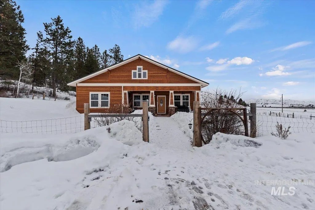 675 W Russell Dr, Prairie