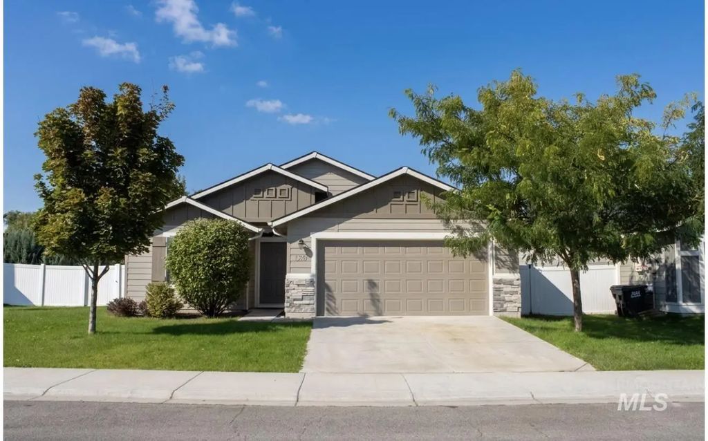 1520 W Atacama Dr, Kuna