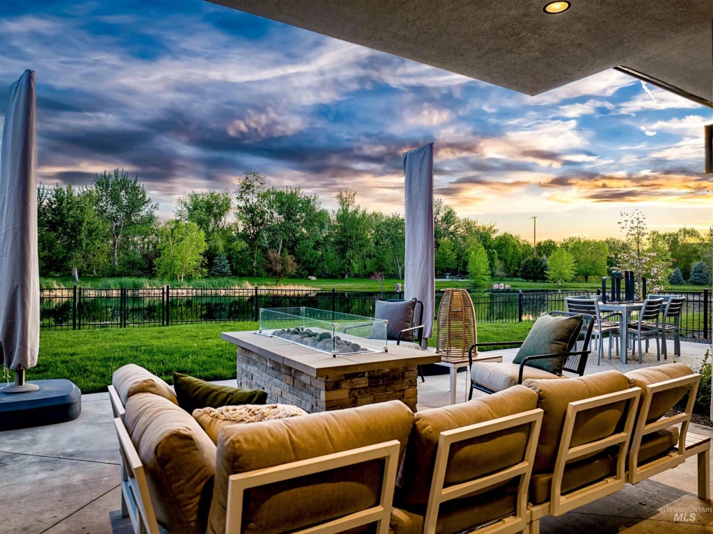 1745 E Lone Shore Lane, Eagle