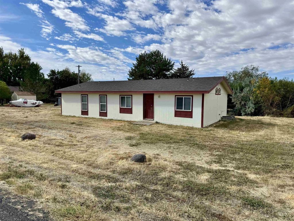 250 S 2nd Ave, Hagerman