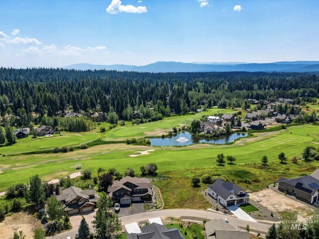 1400 & 1404 Mountain Meadow Dr, McCall