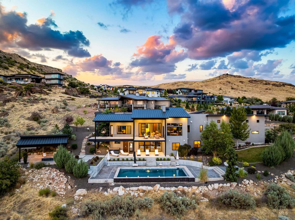 3246 E Windsong Dr, Boise