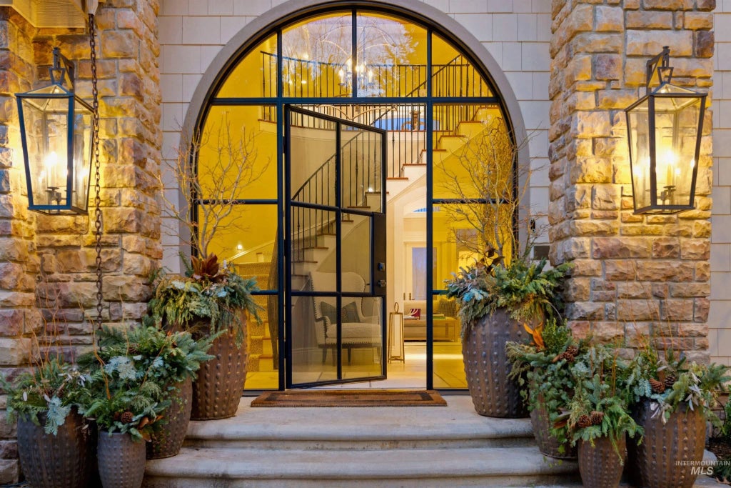 1122 W Two Rivers Lane, Eagle