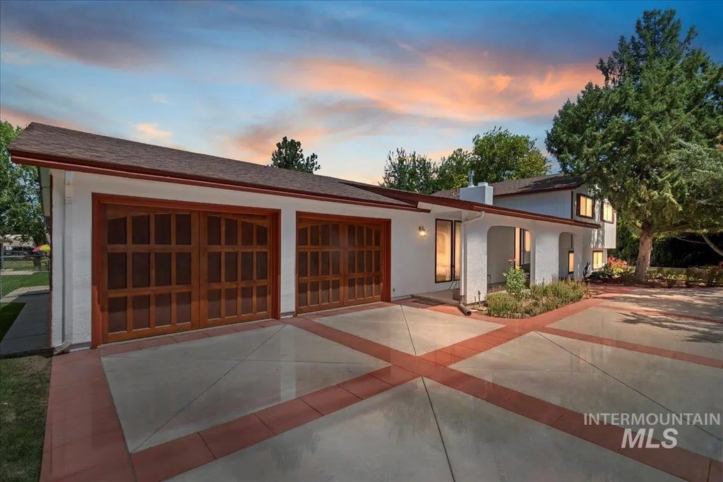 10210 W Hackamore Dr, Boise