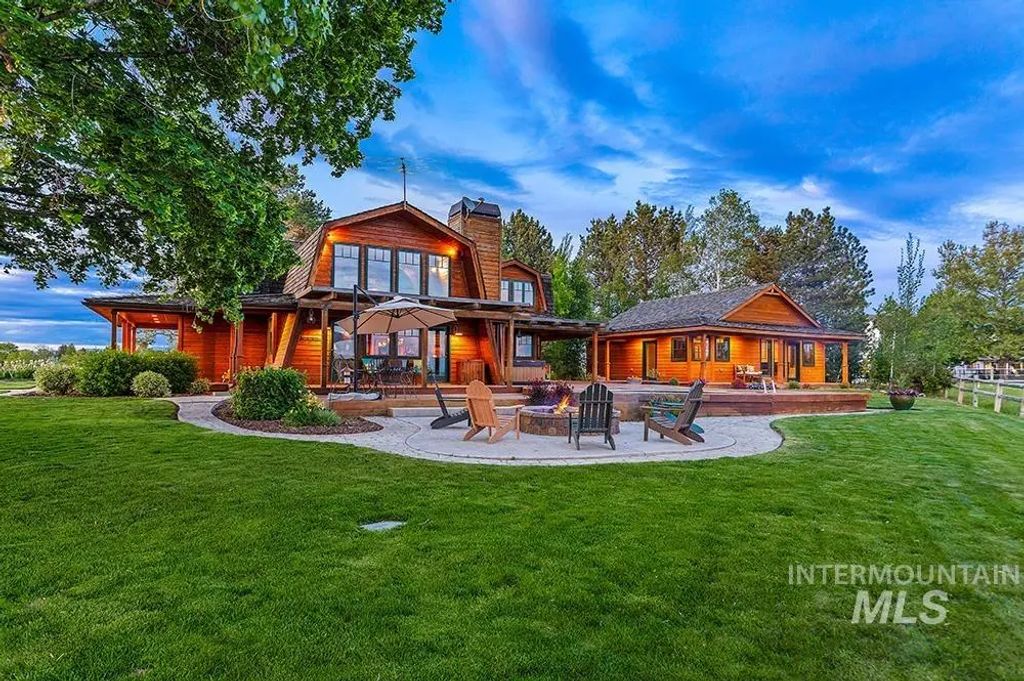 999 N Cow Horse Dr, Kuna