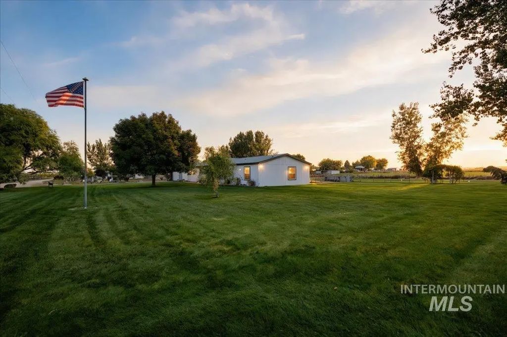 32400 Nichol Lane, Parma